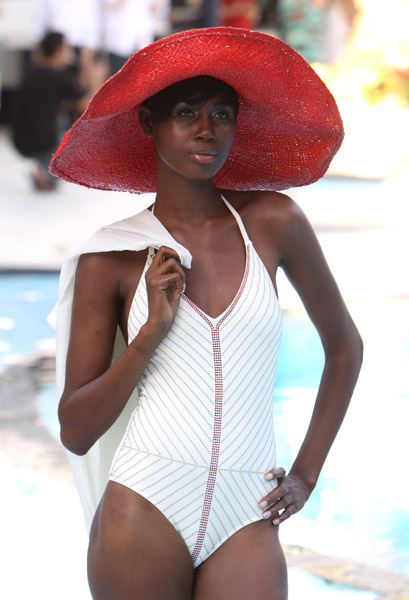 ������ ������� ���� � ������ 2010. Miami Mercedes-Benz Fashion Week Swim 2010.