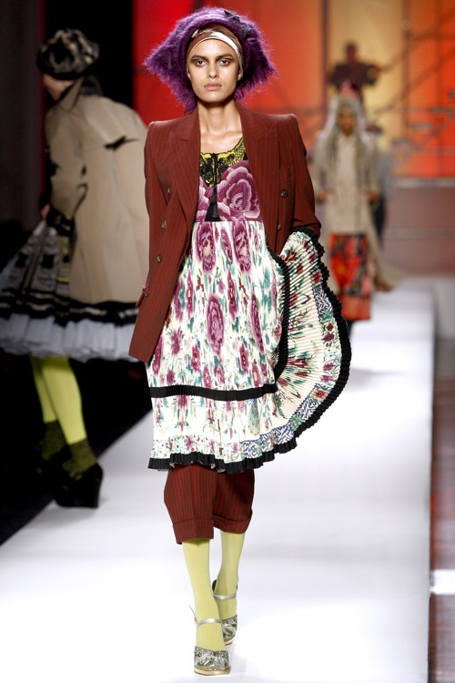 John Galliano и Jean Paul Gaultier на Неделе моды в Париже John Galliano и Jean Paul Gaultier на Неделе моды в Париже