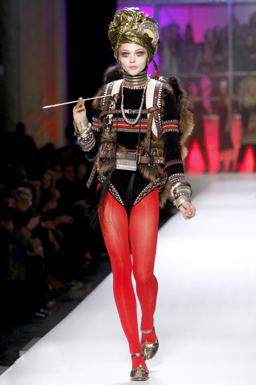 John Galliano и Jean Paul Gaultier на Неделе моды в Париже John Galliano и Jean Paul Gaultier на Неделе моды в Париже