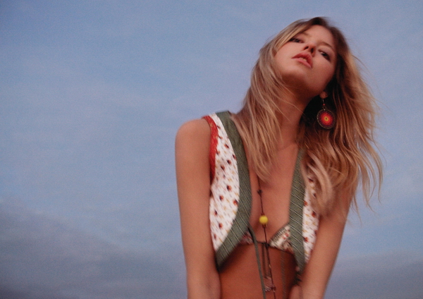 ����� ���� Martha Hunt � ������� ����������� � ������� ����� ��� Womensecret 