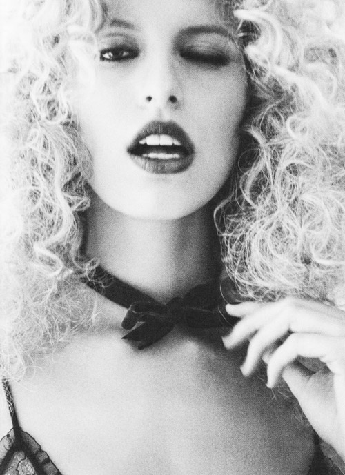 �������� ������� Karolina Kurkova � ��������� Vogue 