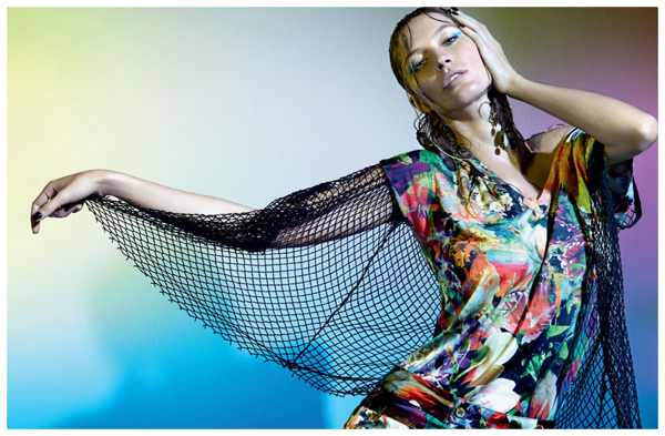 ������ ������� Gisele Bundchen � ������� Colcci 