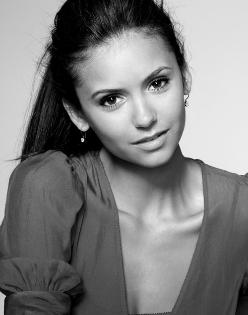 ���� ������ Nina Dobrev  ��� Self magazine