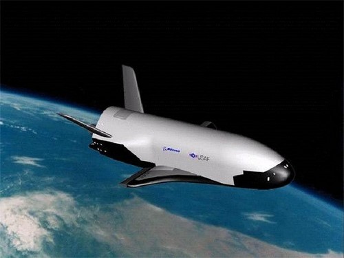 NASA отправляет на орбиту секретный разработанный военными космический аппарат X-37B. Фото NASA отправляет на орбиту секретный разработанный военными космический аппарат X-37B. Фото