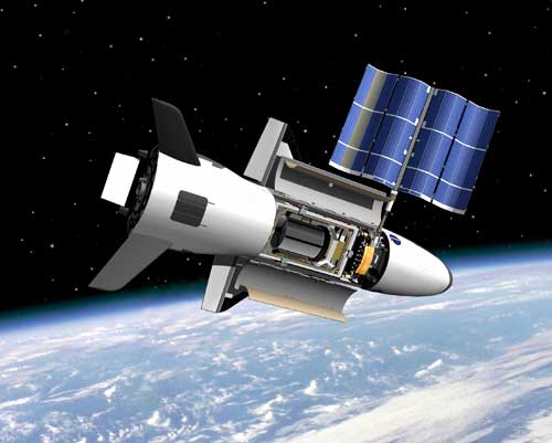 NASA отправляет на орбиту секретный разработанный военными космический аппарат X-37B. Фото NASA отправляет на орбиту секретный разработанный военными космический аппарат X-37B. Фото